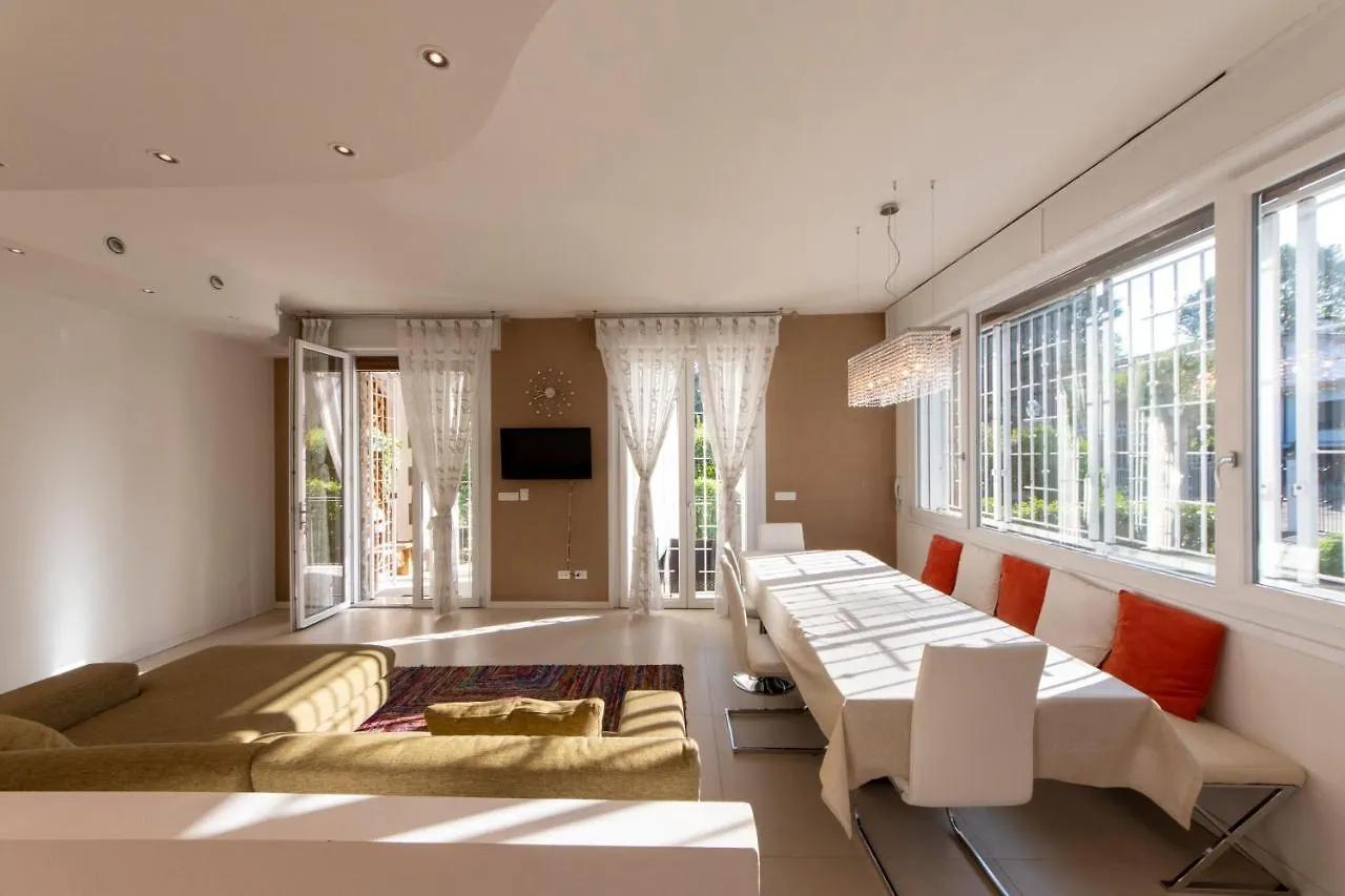 Housmart Berengario 22 Apartment Bologna Italy